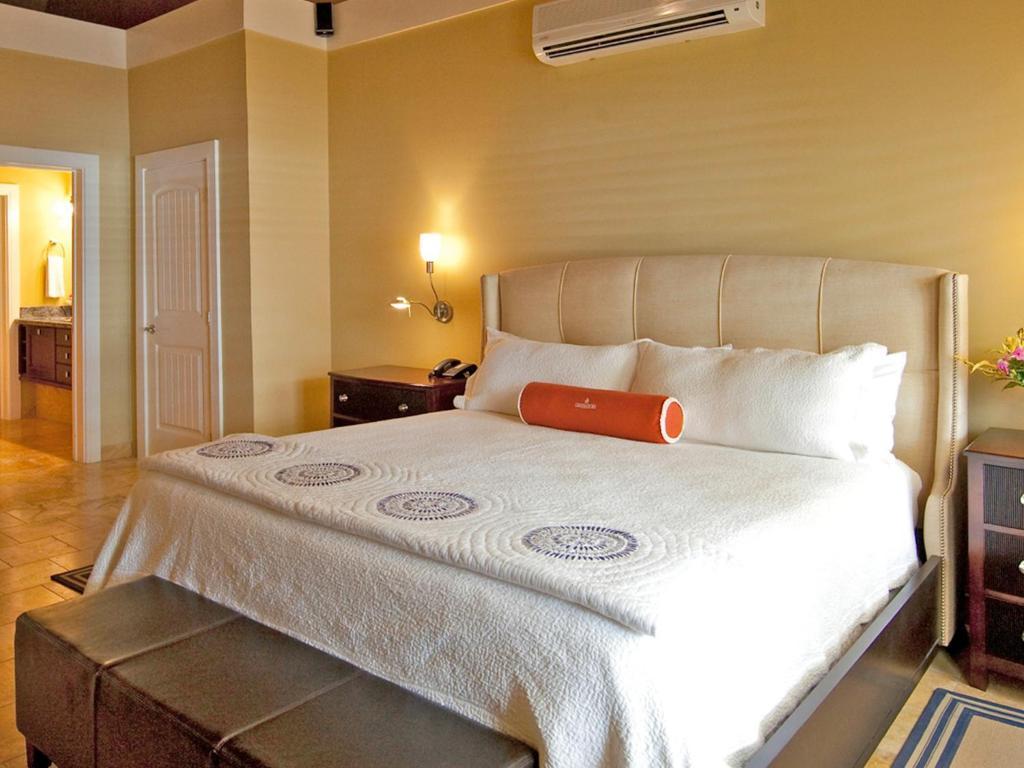 The Lighthouse Bay Resort Codrington Room photo